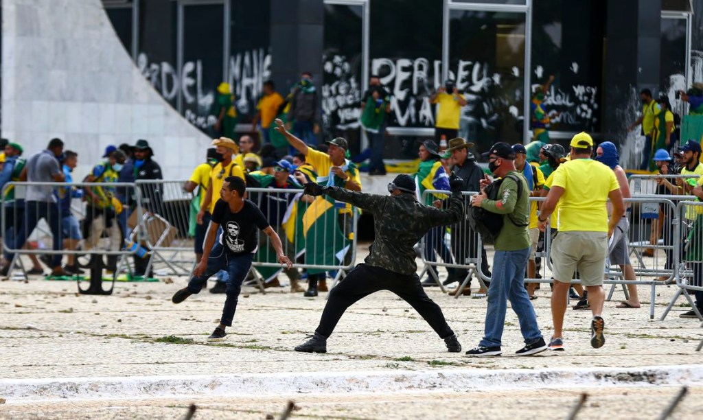 Violência política no Brasil: como ela se manifesta e quem são as vítimas