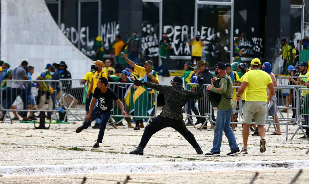 O que é anistia? Entenda o coro de ‘sem anistia!’