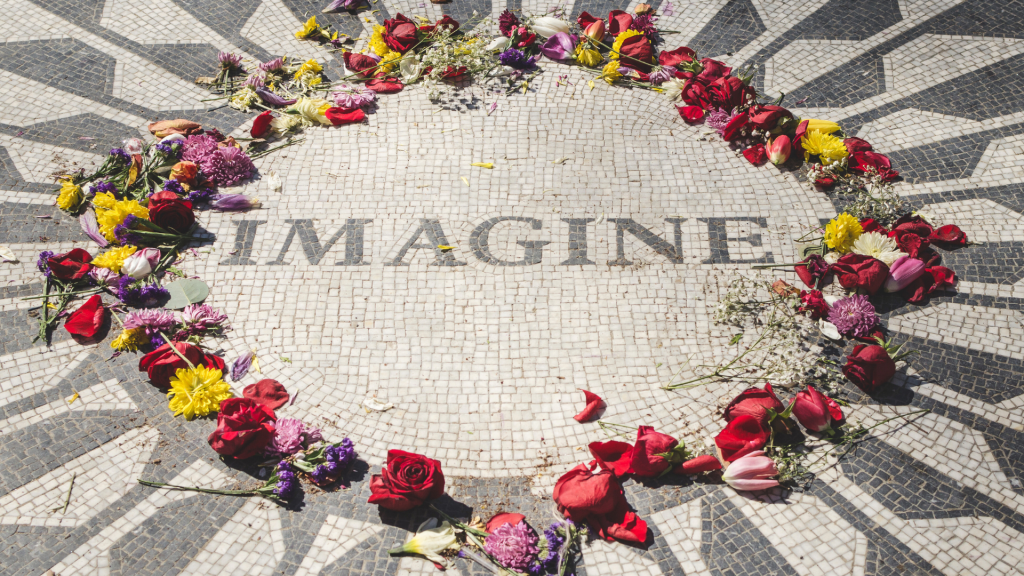 Foto de homenagem a John Lennon no Central Park, Nova York