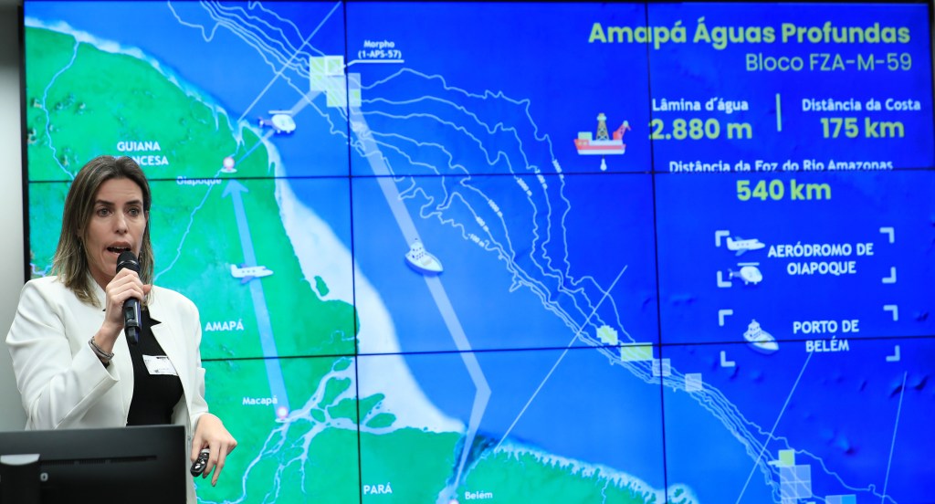 Danielle Zaneti, gerente de Sustentabilidade da Petrobras, apresenta o projeto de exploração de petróleo no litoral do Amapá, no Congresso Nacional, em 31 de maio de 2023