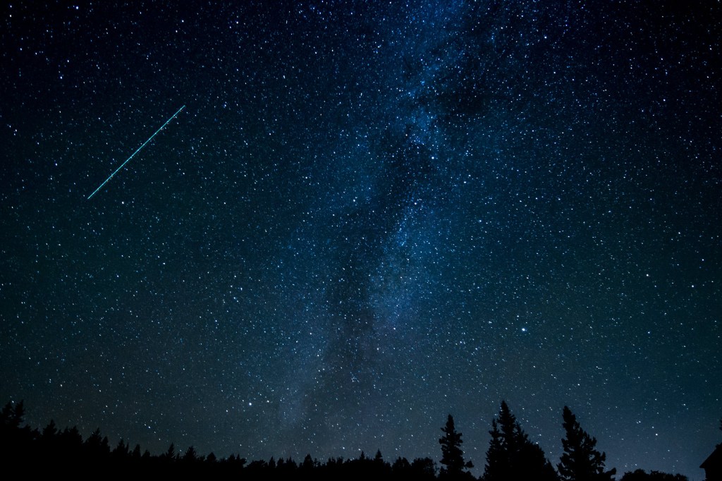 Geminídeas: o que é uma chuva de meteoros e como assistir