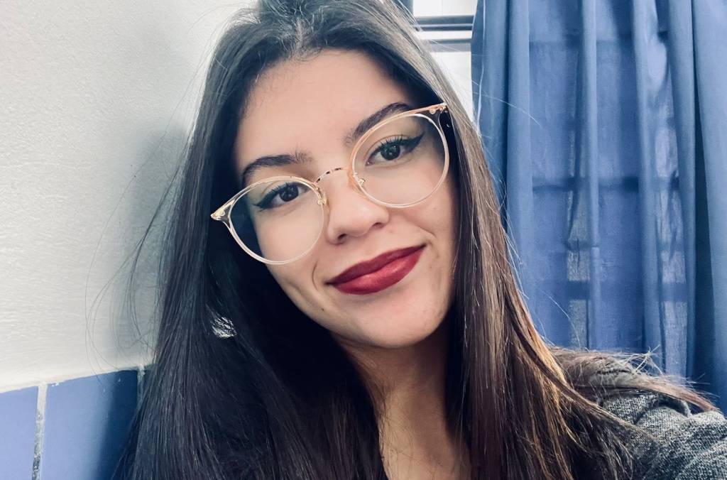 Aluna nota mil na redação do Enem pede investimento na educação