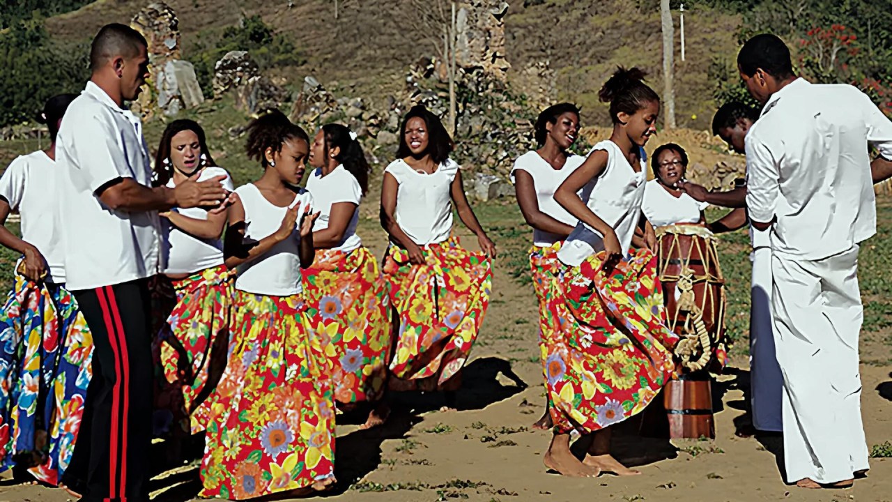 mulheres quilombolas dançando