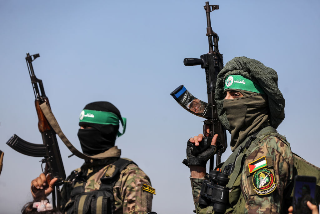 Dois homens armados do grupo Hamas