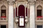 O novo papa eleito, Leão XIV, é anunciado na sacada da Basílica de São Paulo em 8 de maio de 2025