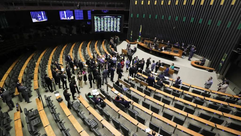 O que é PEC, PL, MP: um pequeno glossário para acompanhar o Congresso