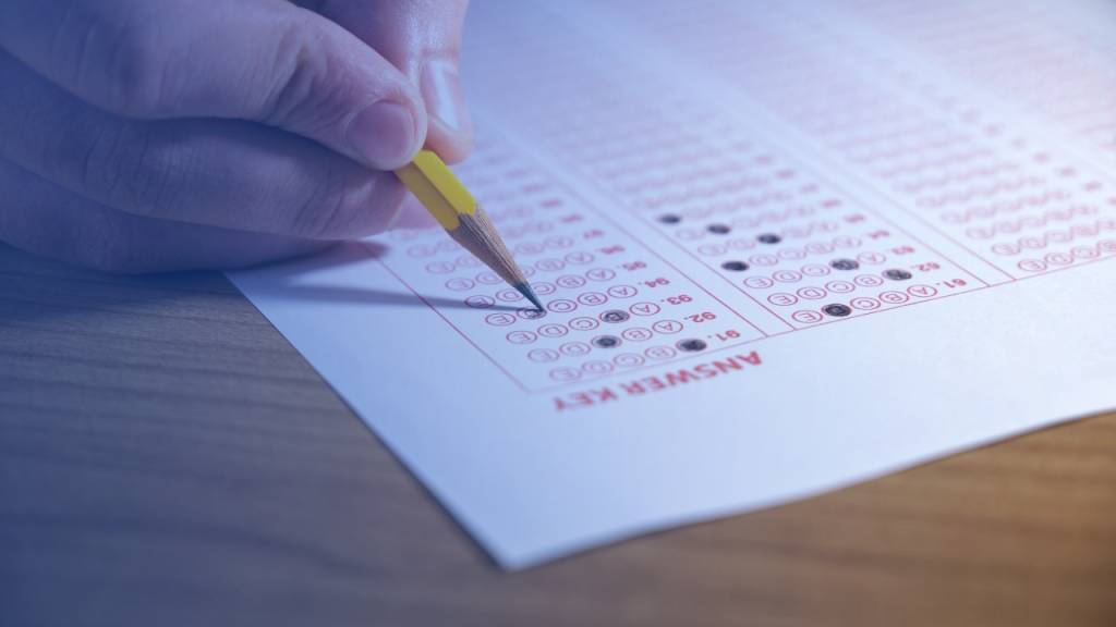 Gabarito oficial Enem 2025 prova azul: respostas do primeiro dia