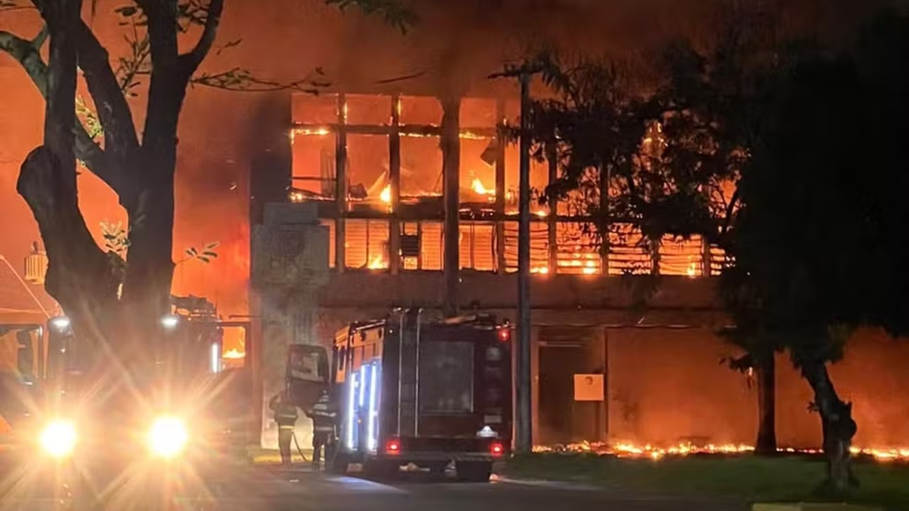 “Um prejuízo enorme para a sociedade”: o que se perdeu no incêndio da UFPE